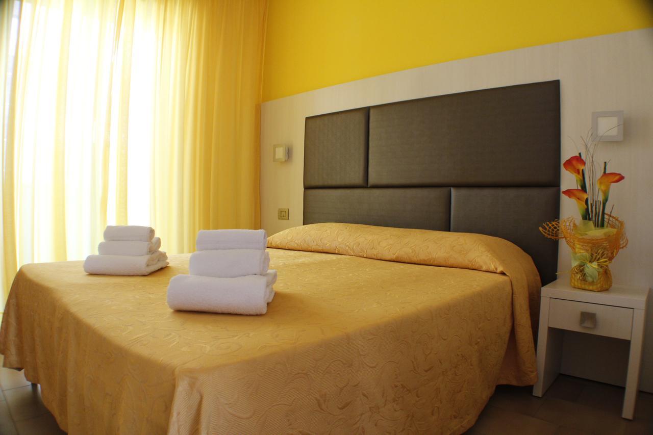 Hotel Adria Белларія-Іджеа-Марина Екстер'єр фото