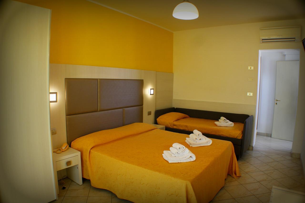 Hotel Adria Белларія-Іджеа-Марина Екстер'єр фото