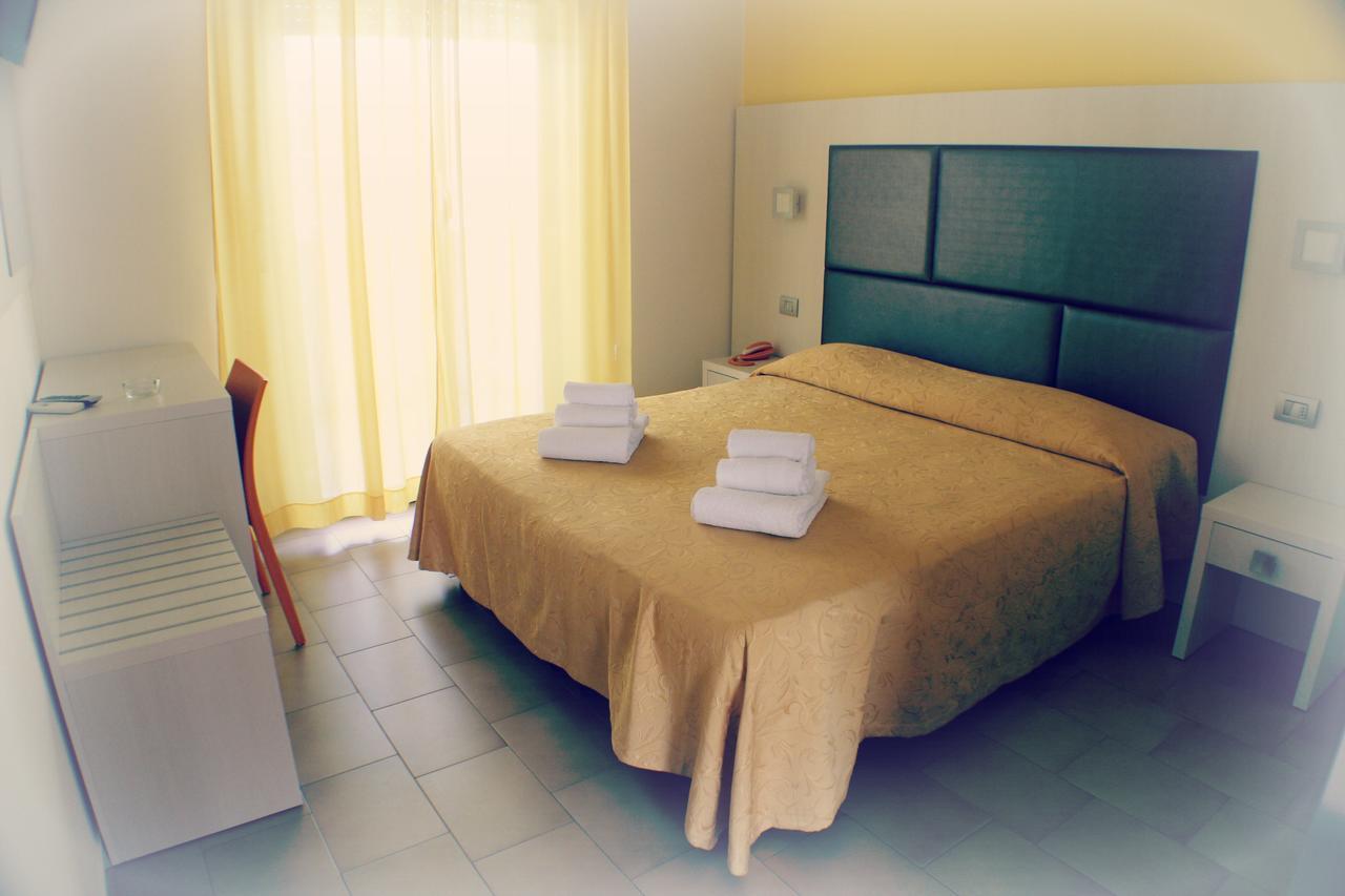 Hotel Adria Белларія-Іджеа-Марина Номер фото